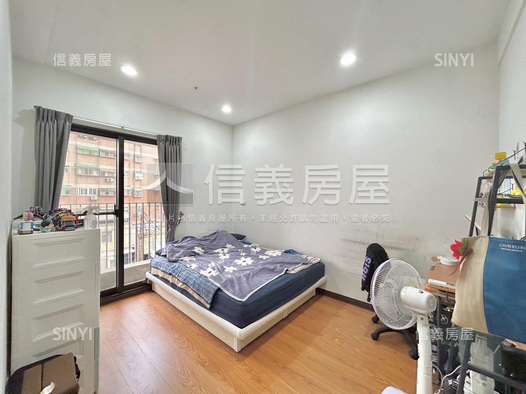 總圓上城四房美屋房屋室內格局與周邊環境