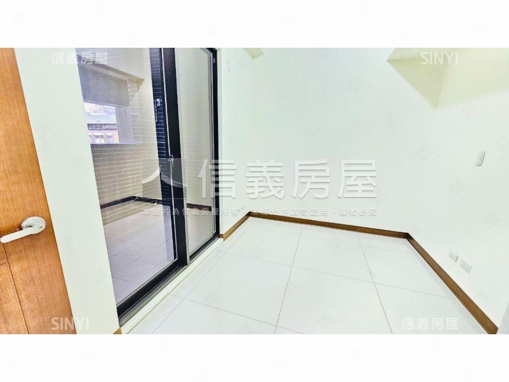 附中學區全新三房坡平車位房屋室內格局與周邊環境