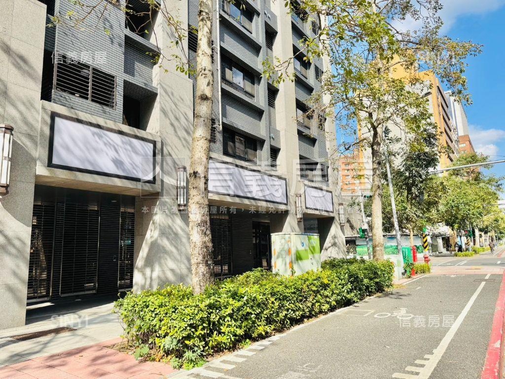 附中學區全新三房坡平車位房屋室內格局與周邊環境
