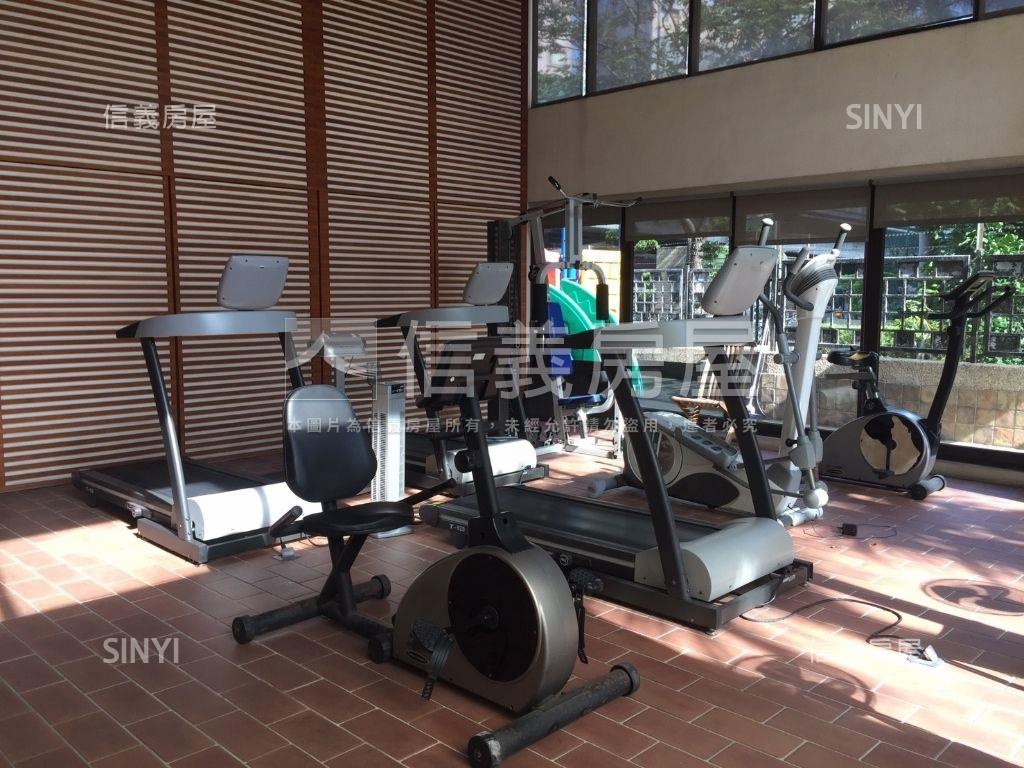 士林社子低總價店面車位房屋室內格局與周邊環境