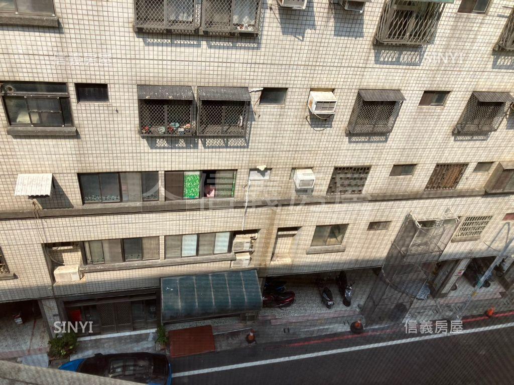 近市場✪三房＋１室附車位房屋室內格局與周邊環境