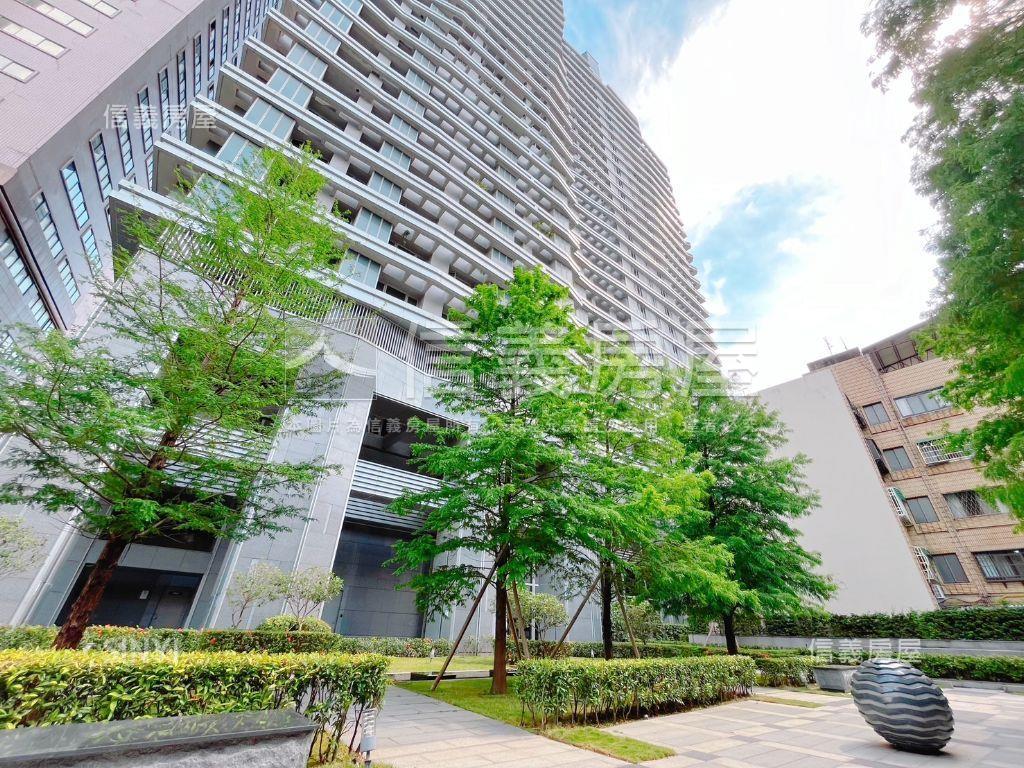 世紀雙星高樓２房平車位房屋室內格局與周邊環境