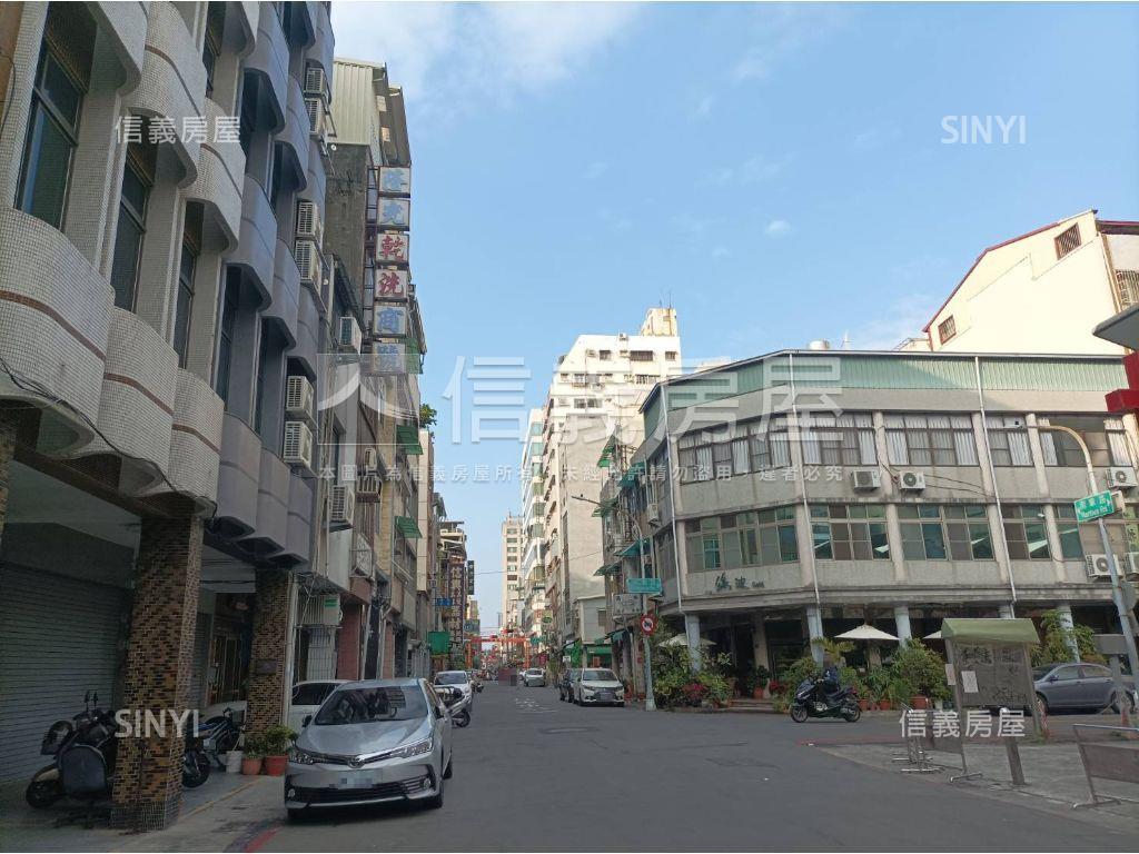 近美麗島正路騎樓透店房屋室內格局與周邊環境