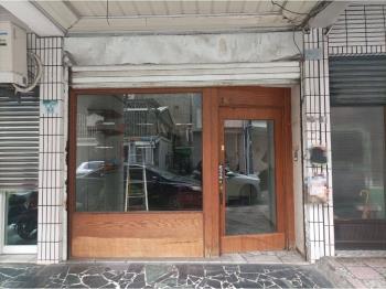 近美麗島正路騎樓透店
