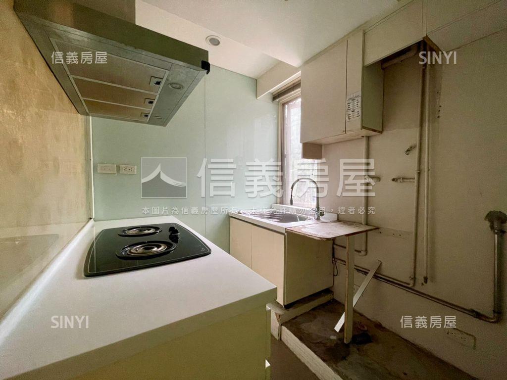 忠孝ＳＯＧＯ後方二樓住店房屋室內格局與周邊環境