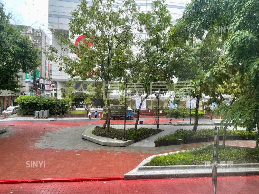 忠孝ＳＯＧＯ後方二樓住店房屋室內格局與周邊環境