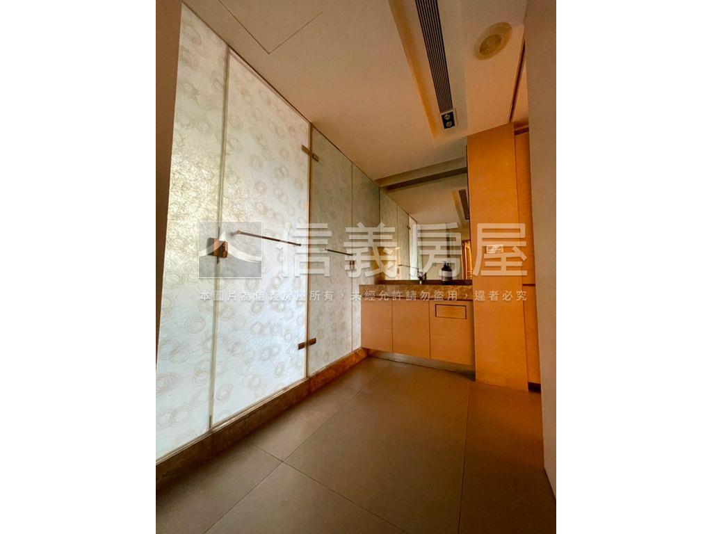 忠孝ＳＯＧＯ後方二樓住店房屋室內格局與周邊環境