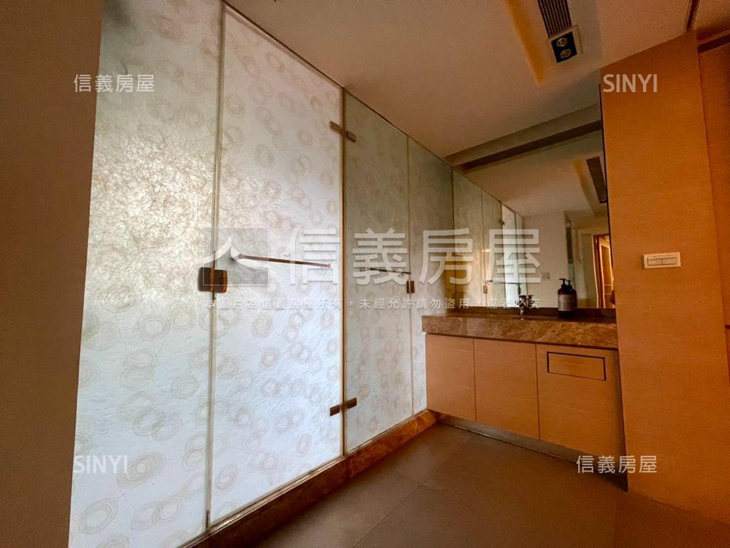 忠孝ＳＯＧＯ後方二樓住店房屋室內格局與周邊環境