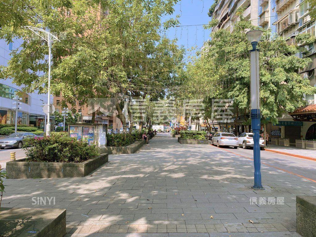 忠孝ＳＯＧＯ後方二樓住店房屋室內格局與周邊環境