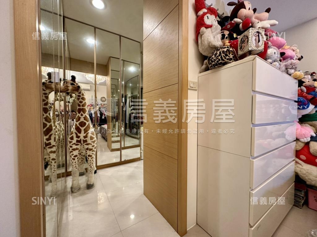 極品。海景三房平面車位房屋室內格局與周邊環境