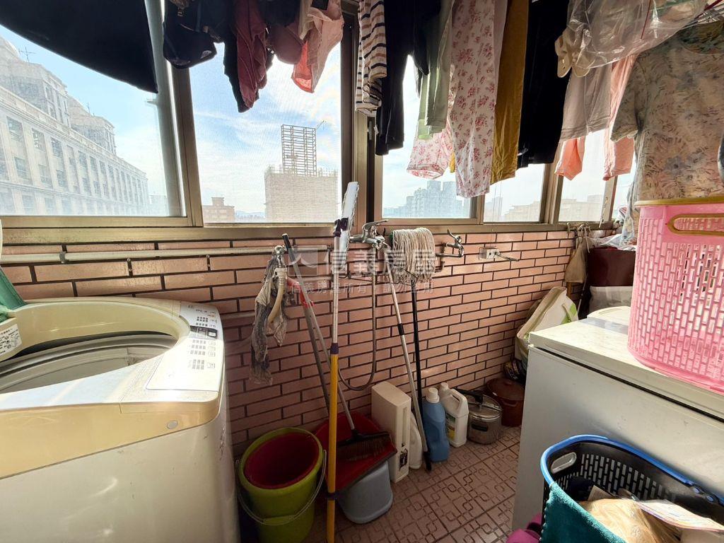 花園稀有大四房坡平車位房屋室內格局與周邊環境