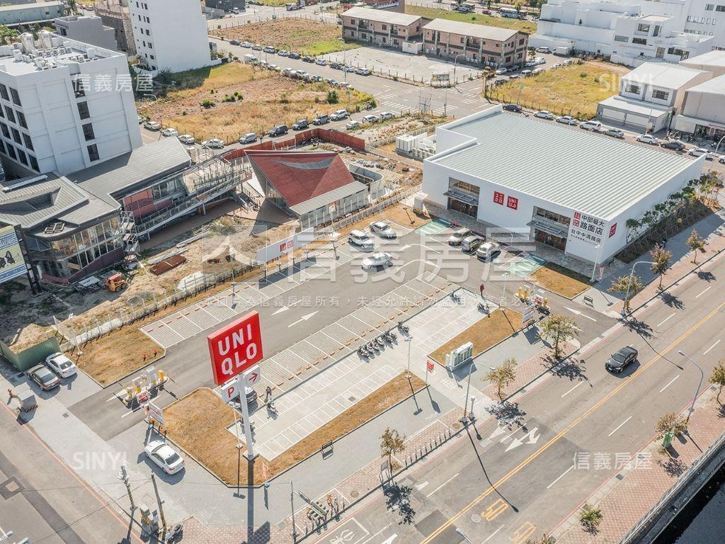 水湳經貿挑高３米６美店住房屋室內格局與周邊環境
