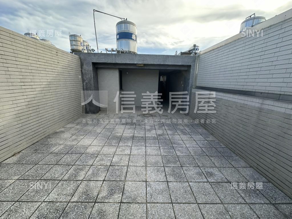 台積電梯邊間大地坪店住房屋室內格局與周邊環境