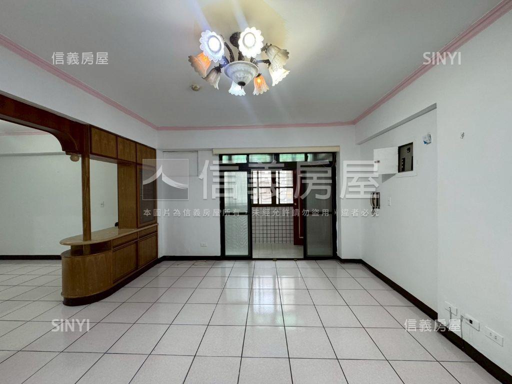 近市府大空間四房平面車位房屋室內格局與周邊環境