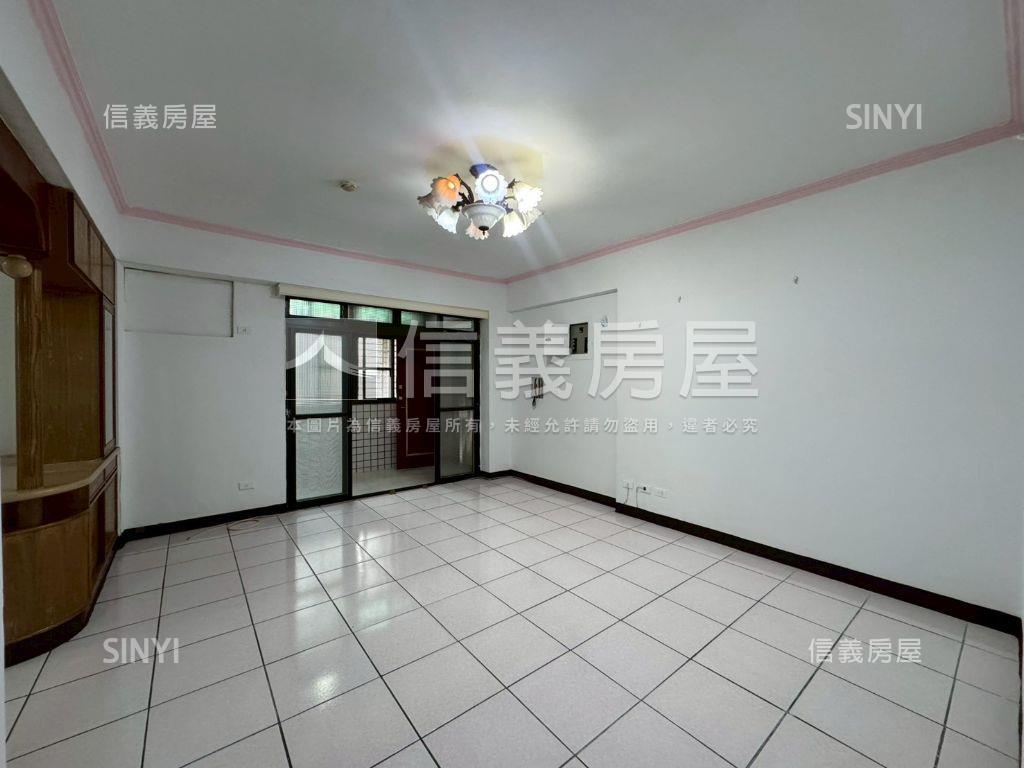 近市府大空間四房平面車位房屋室內格局與周邊環境