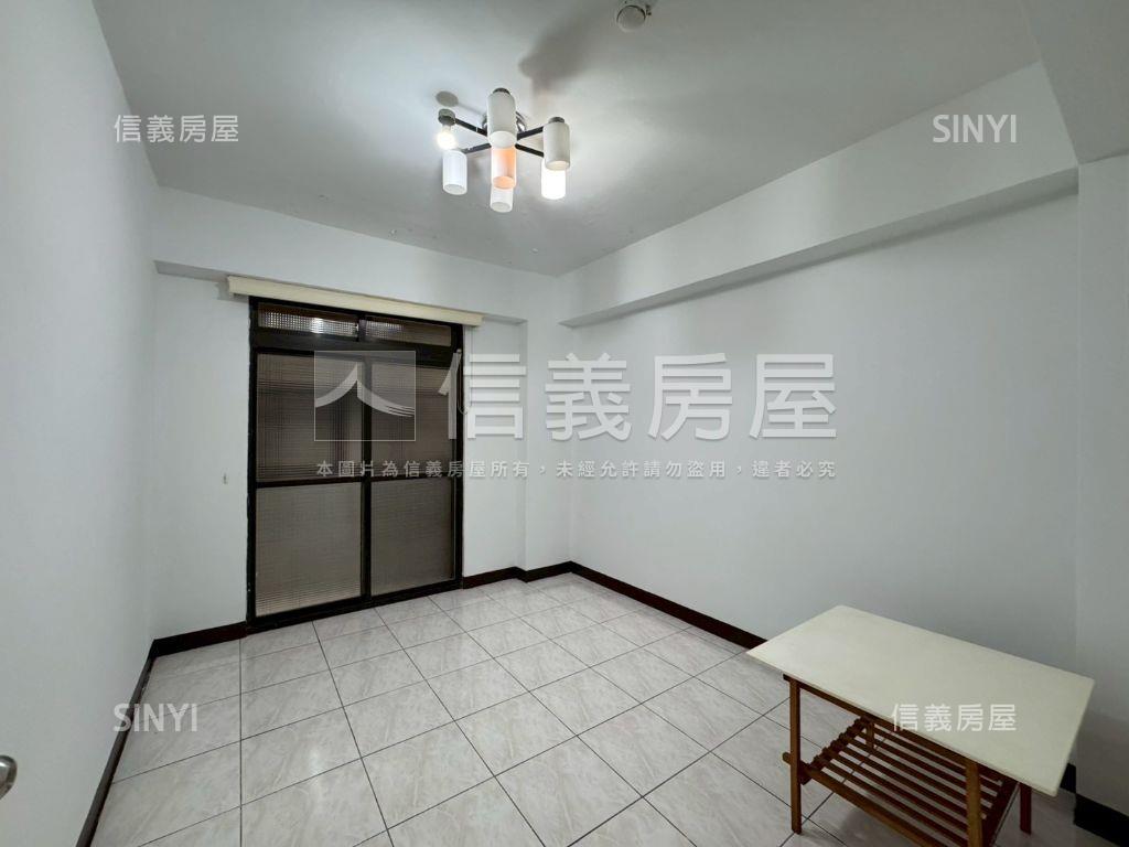 近市府大空間四房平面車位房屋室內格局與周邊環境