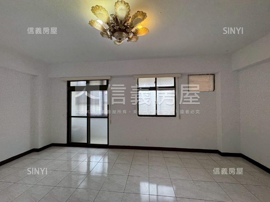 近市府大空間四房平面車位房屋室內格局與周邊環境