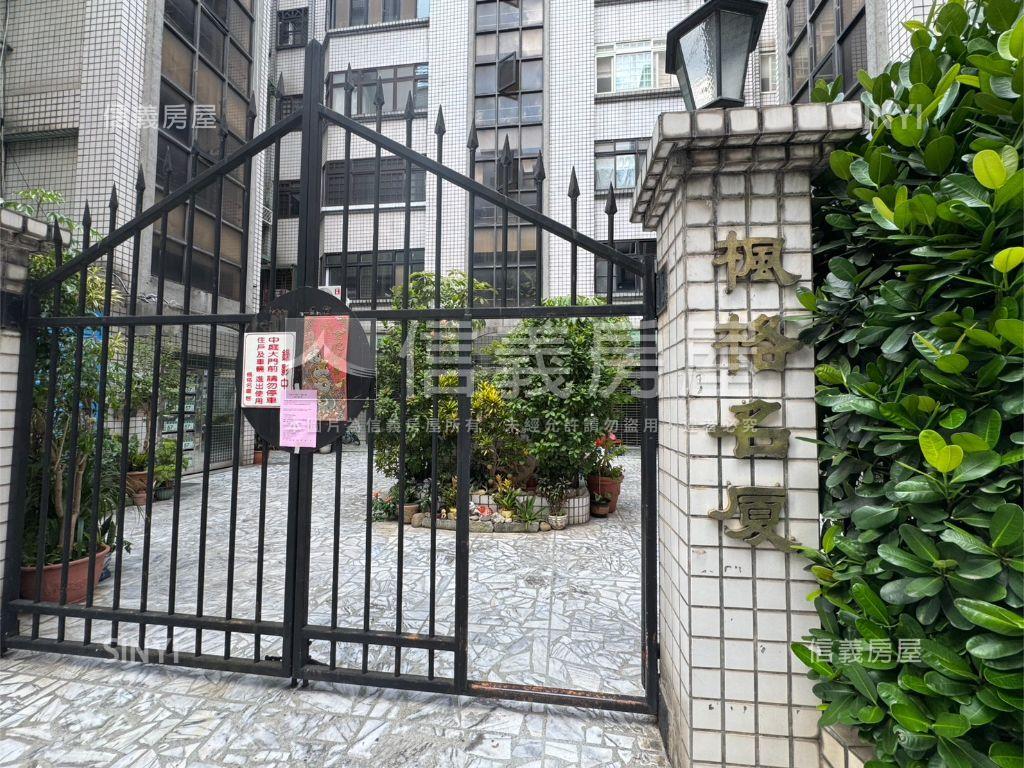 近市府大空間四房平面車位房屋室內格局與周邊環境