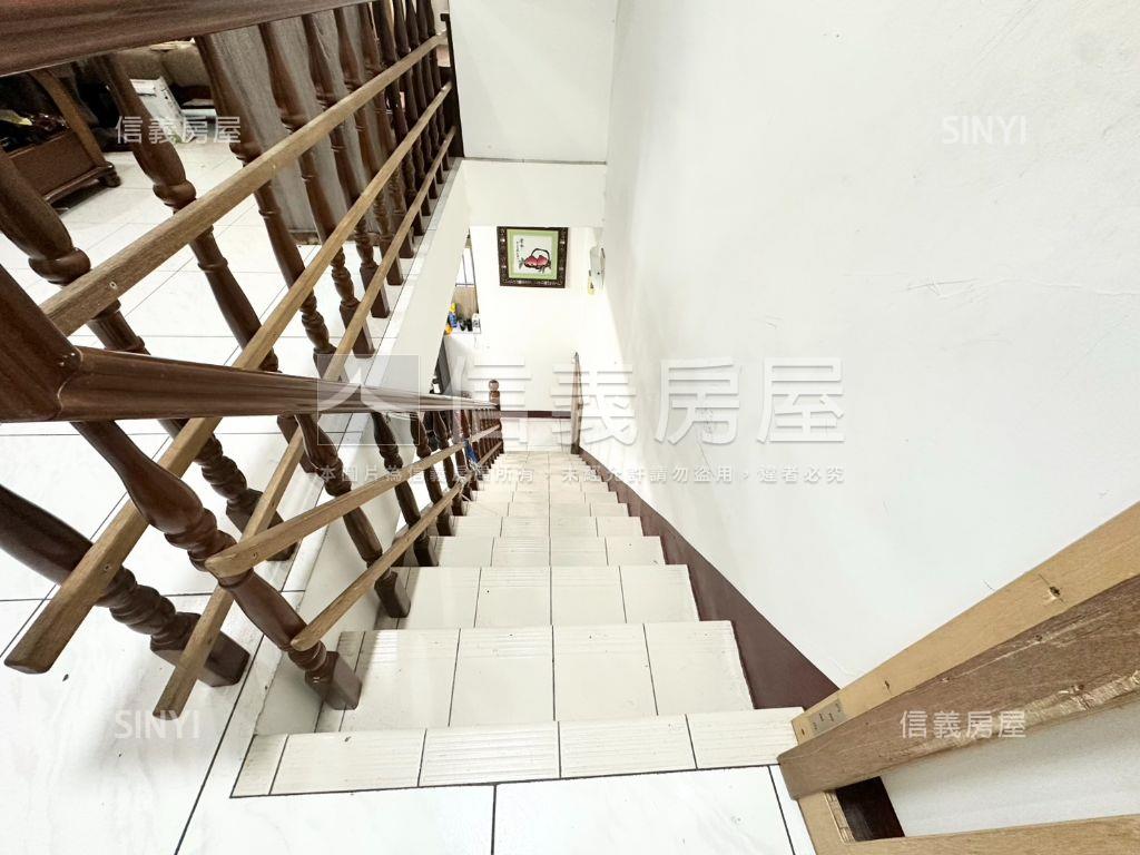 基泰建設都更案透天房屋室內格局與周邊環境