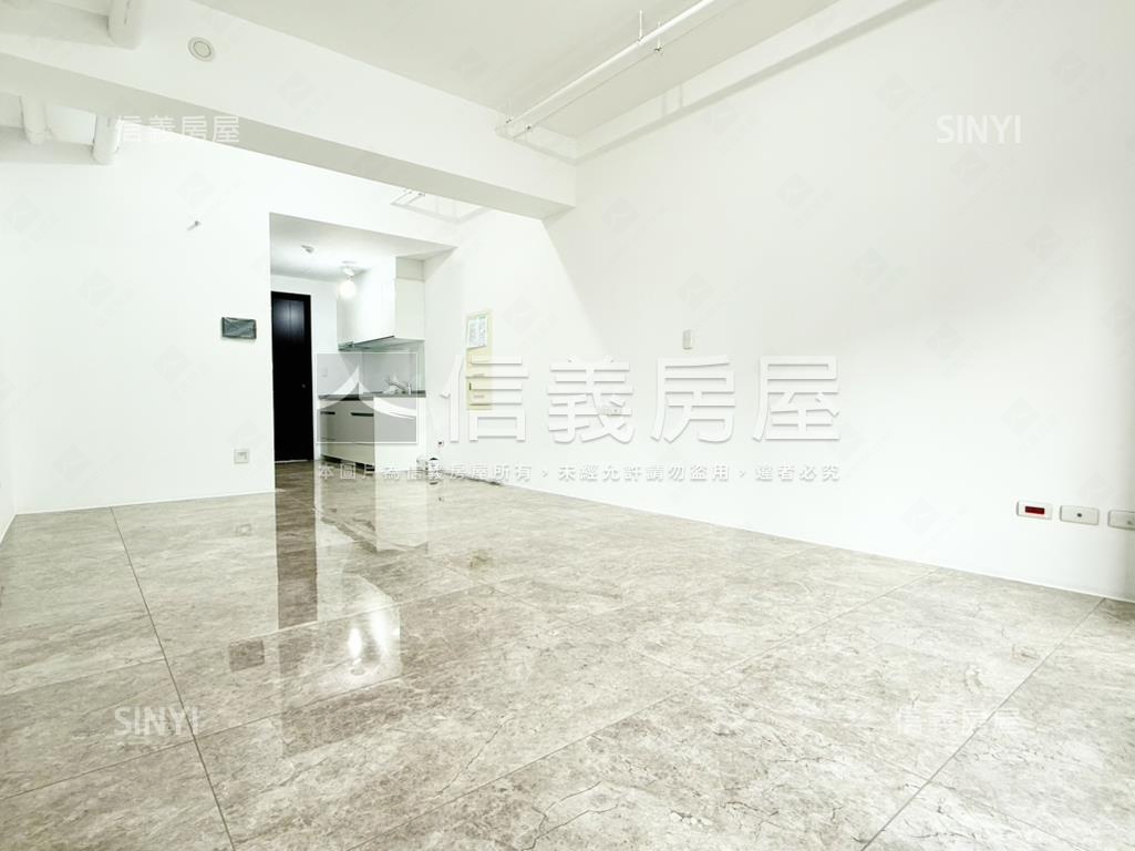 全新小巨蛋高樓美宅附車位房屋室內格局與周邊環境