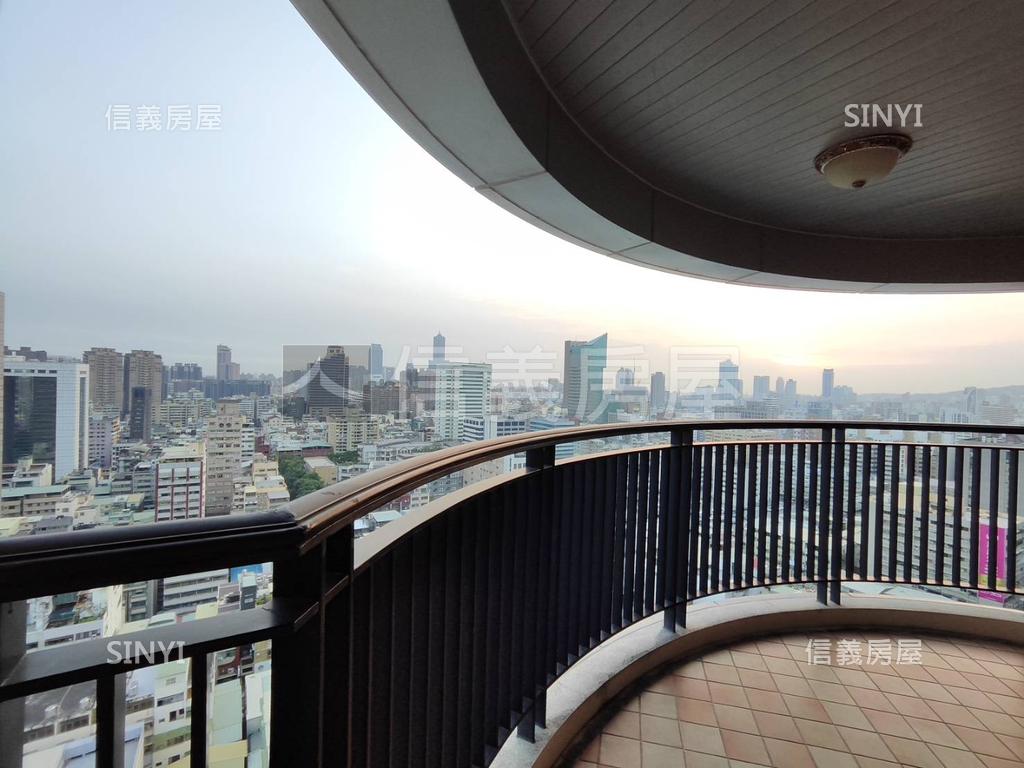 京城圓頂‧豪邸平車房屋室內格局與周邊環境