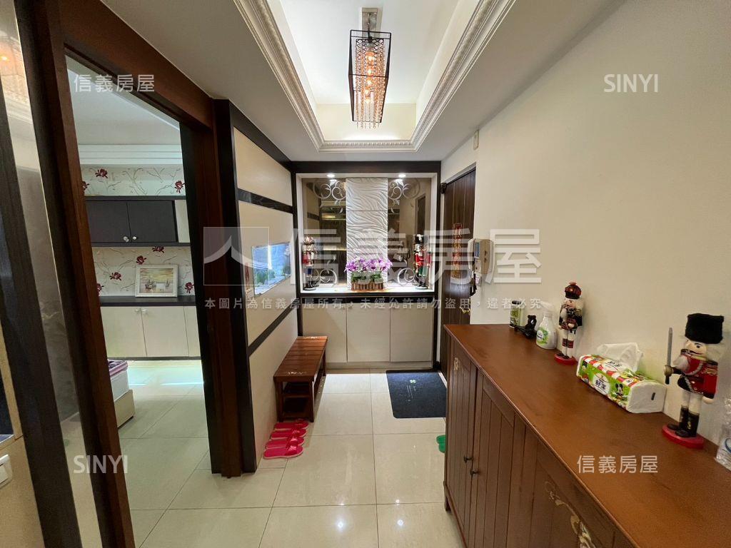 羅浮宮廷４房車位稀有釋出房屋室內格局與周邊環境