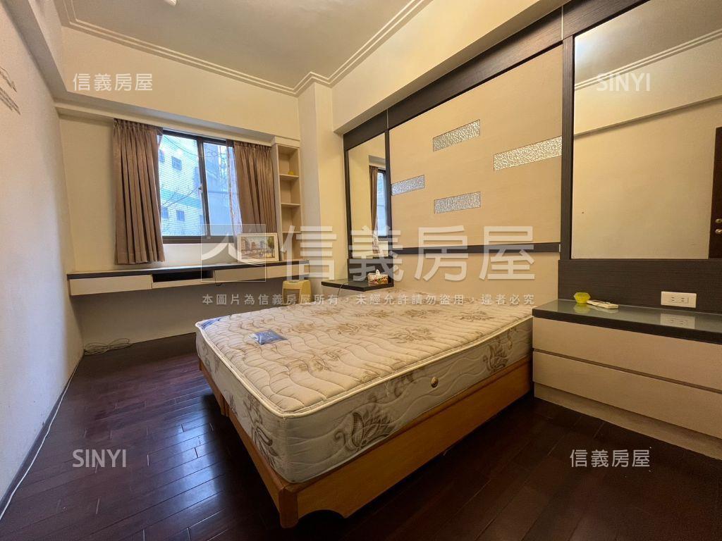 羅浮宮廷４房車位稀有釋出房屋室內格局與周邊環境