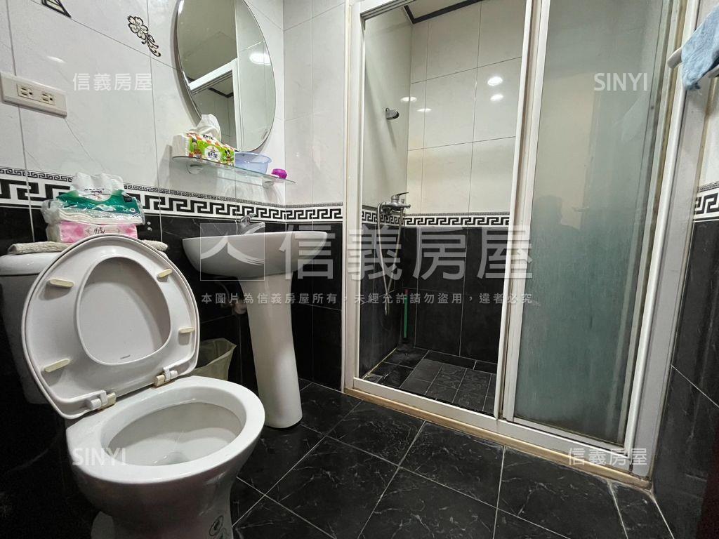 羅浮宮廷４房車位稀有釋出房屋室內格局與周邊環境