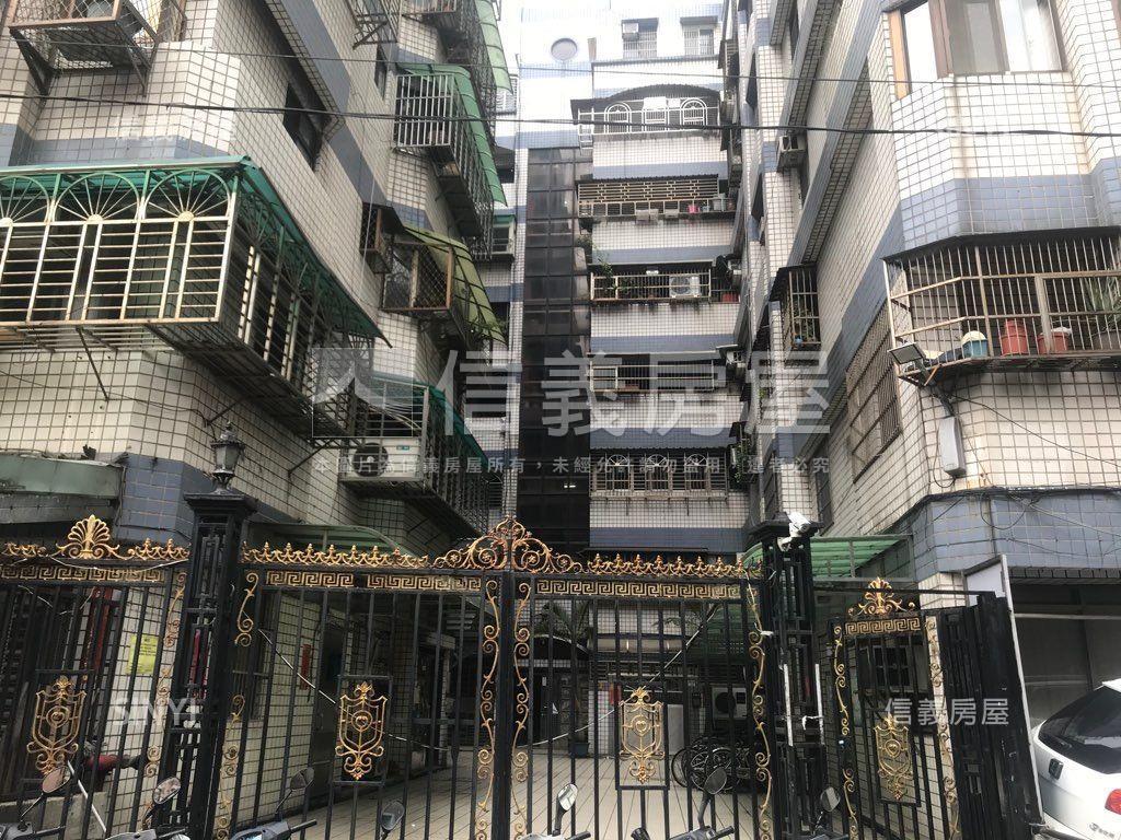 西雲皇家低公設大四房車位房屋室內格局與周邊環境
