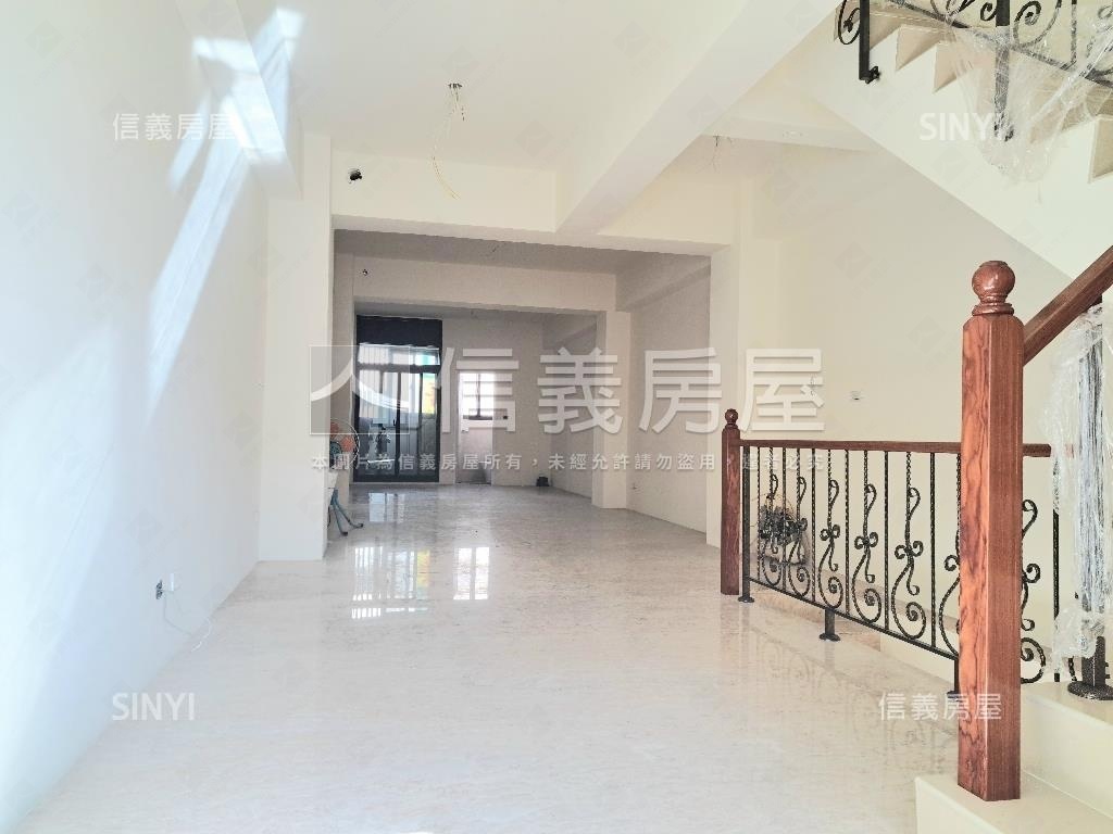 全新中興熱鬧文武百市金店房屋室內格局與周邊環境