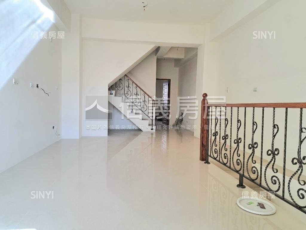 全新中興熱鬧文武百市金店房屋室內格局與周邊環境