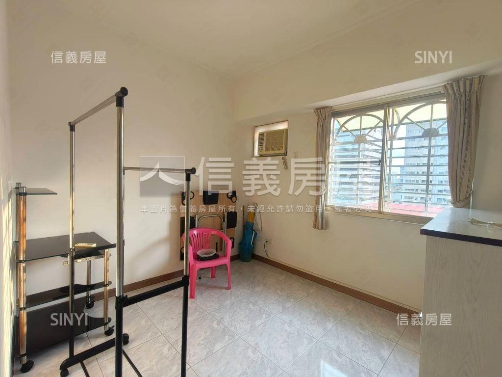 五甲商圈漂亮３房房屋室內格局與周邊環境