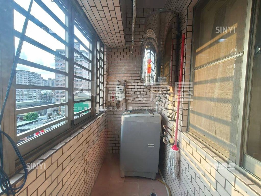 五甲商圈漂亮３房房屋室內格局與周邊環境
