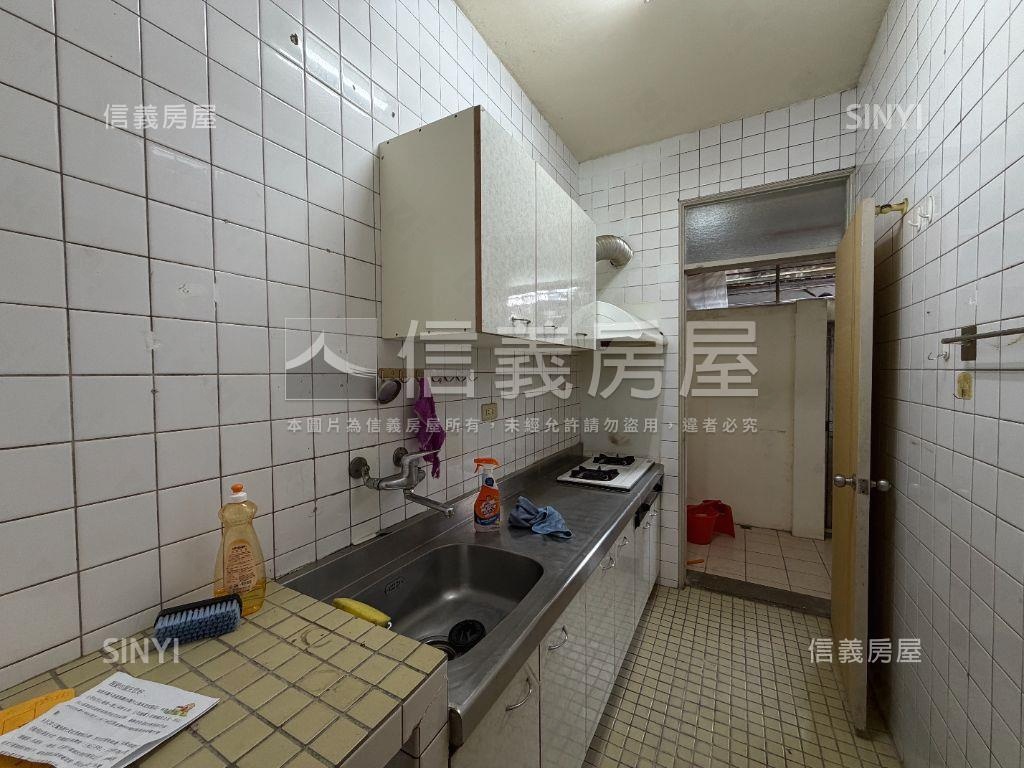 明峰街一樓住店大空間房屋室內格局與周邊環境