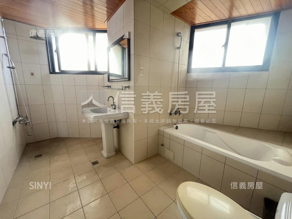 雙併約１６米面寬金透店讚房屋室內格局與周邊環境