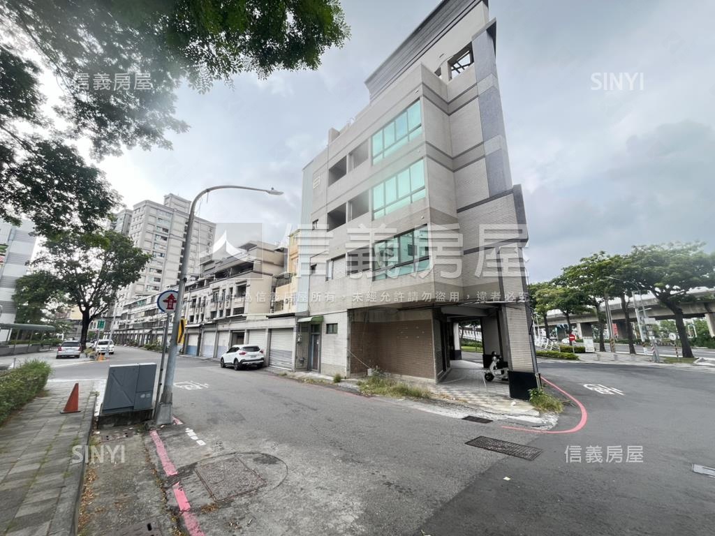 雙併約１６米面寬金透店讚房屋室內格局與周邊環境
