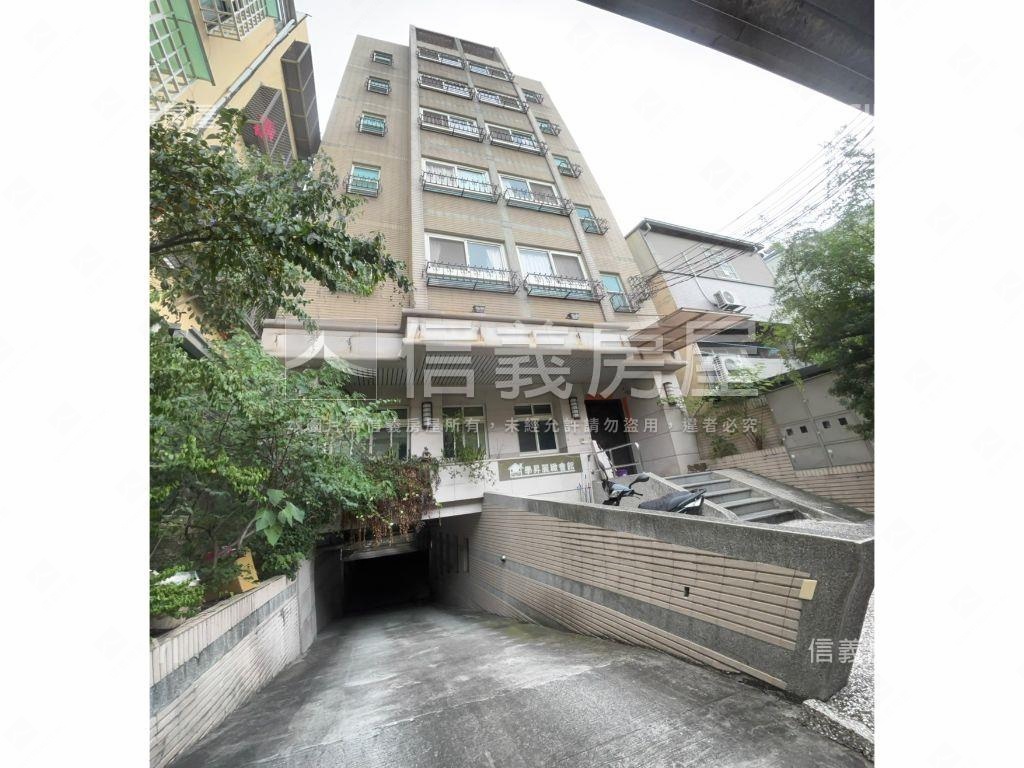 逢甲整棟收租透套房屋室內格局與周邊環境