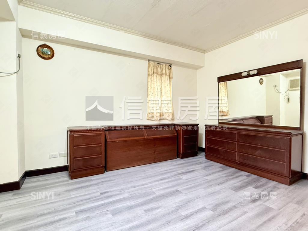 小巨蛋邊間採光電梯三房房屋室內格局與周邊環境