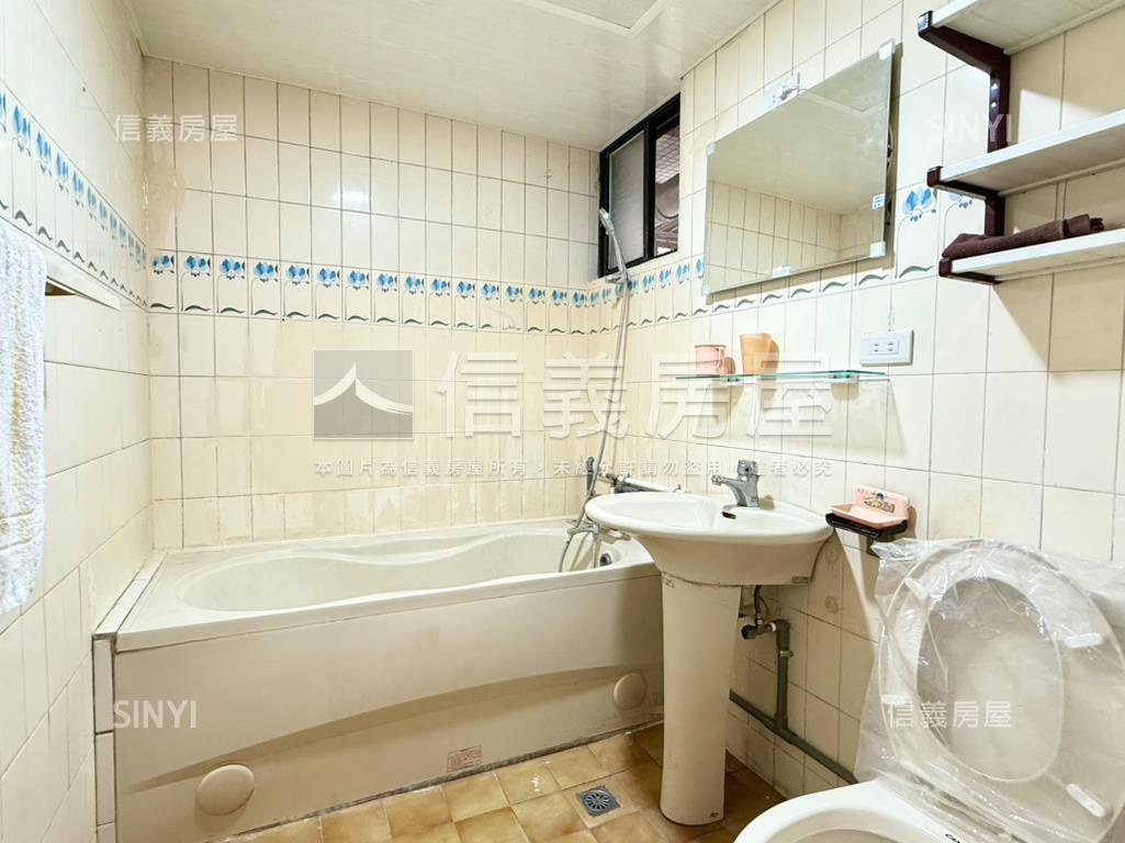 小巨蛋邊間採光電梯三房房屋室內格局與周邊環境