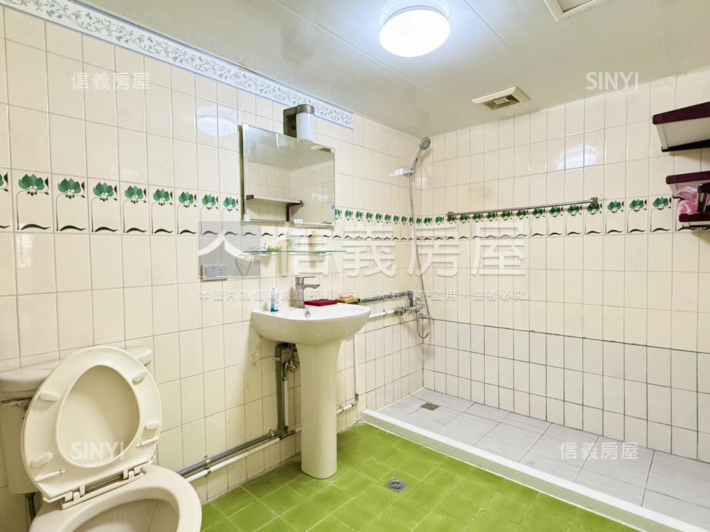 小巨蛋邊間採光電梯三房房屋室內格局與周邊環境