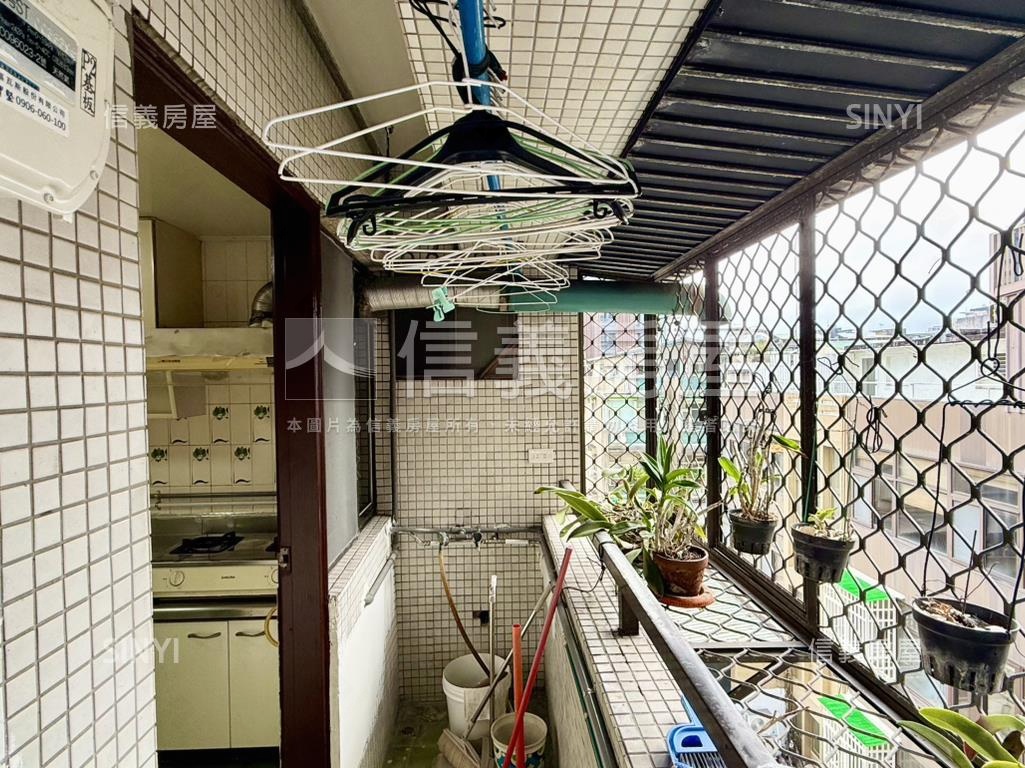 小巨蛋邊間採光電梯三房房屋室內格局與周邊環境