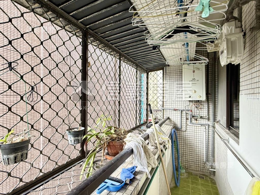 小巨蛋邊間採光電梯三房房屋室內格局與周邊環境