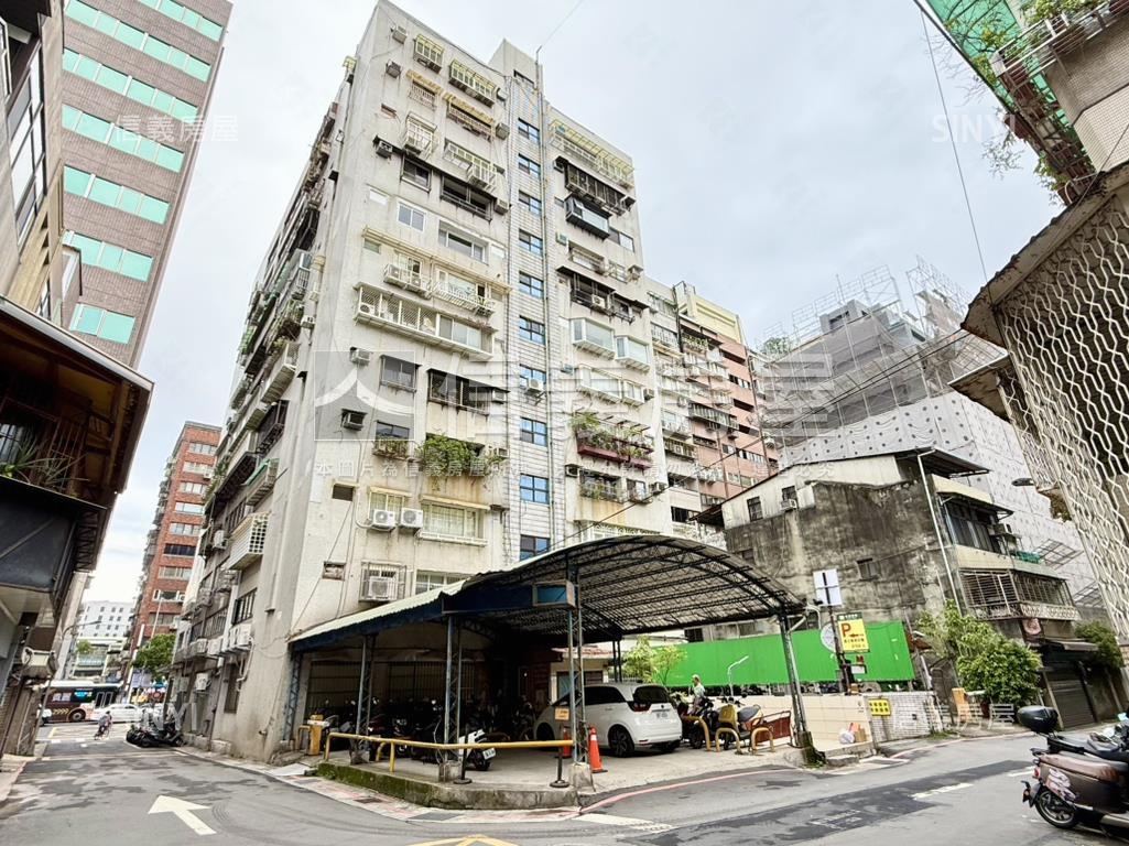 小巨蛋邊間採光電梯三房房屋室內格局與周邊環境