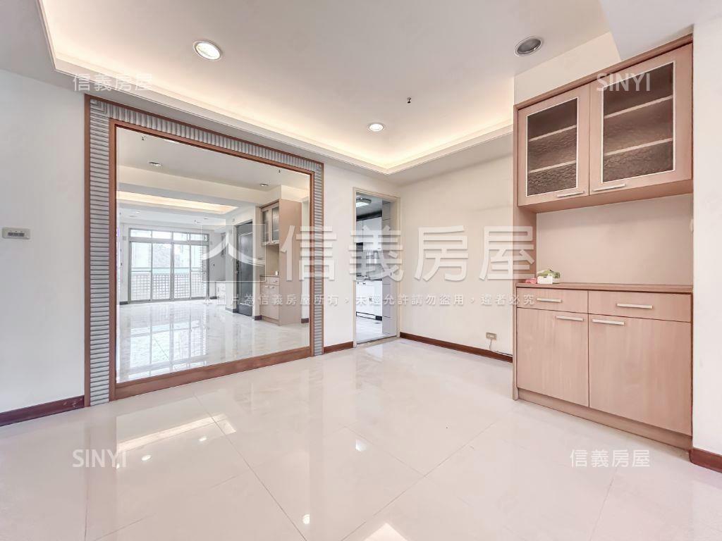 綠意美景．三房車位房屋室內格局與周邊環境