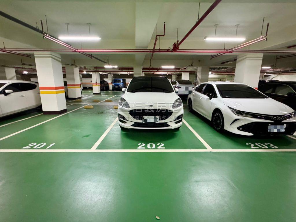 台北大·設計師美裝雙車位房屋室內格局與周邊環境