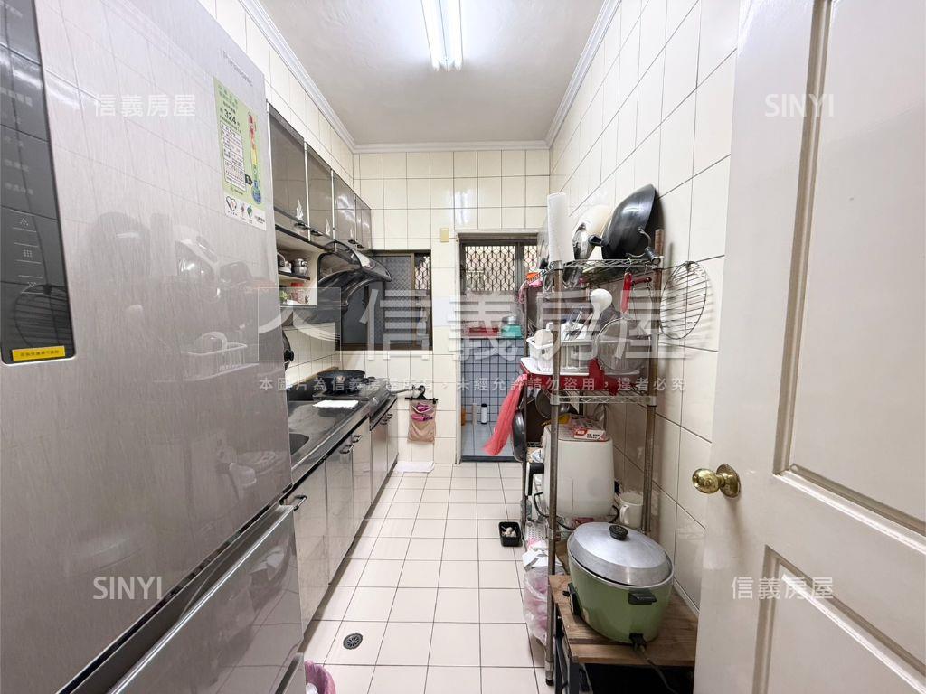 軒敞貴金‧好柏村三房房屋室內格局與周邊環境