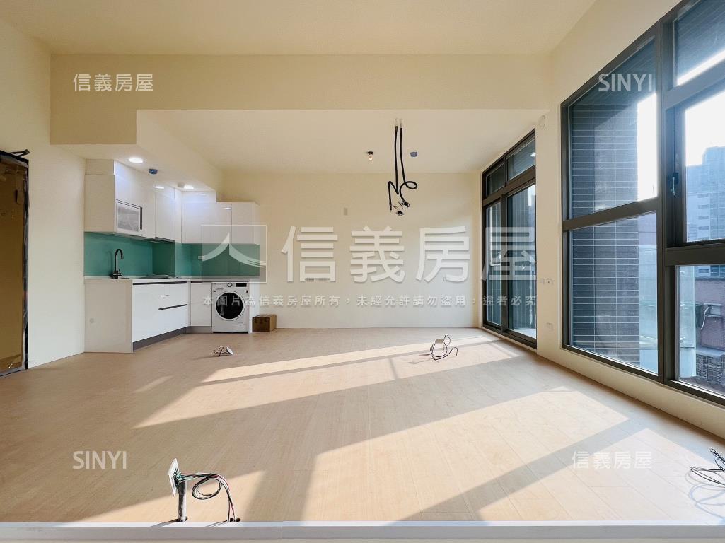 心家家眺望山景美宅房屋室內格局與周邊環境