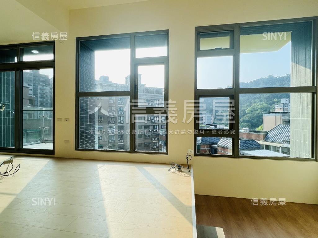 心家家眺望山景美宅房屋室內格局與周邊環境