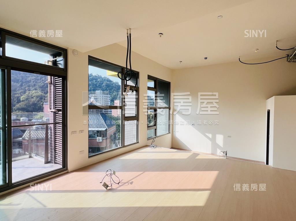 心家家眺望山景美宅房屋室內格局與周邊環境