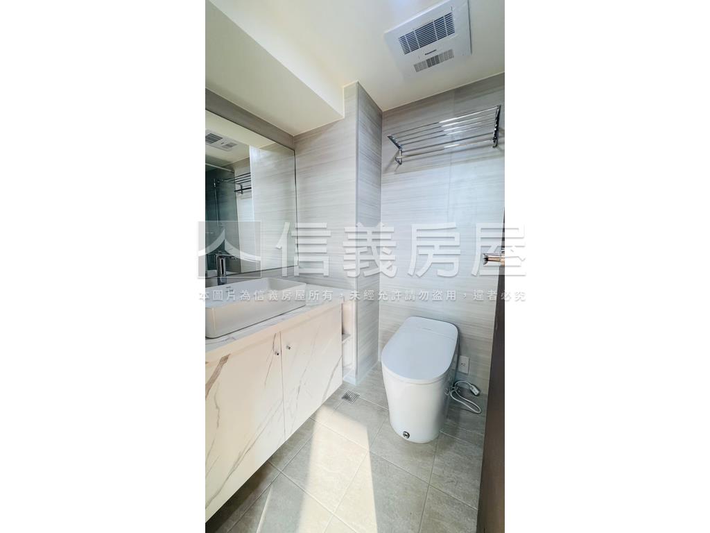 心家家眺望山景美宅房屋室內格局與周邊環境